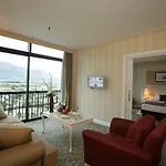 Hotel Merit Crystal Cove Casino &