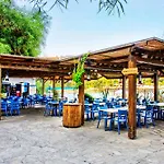 Hotel Merit Crystal Cove Casino &