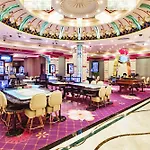 Hotel Merit Crystal Cove Casino &