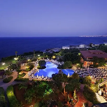 Merit Crystal Cove & Casino 5*