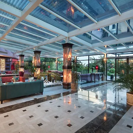 Merit Crystal Cove & Casino 5*