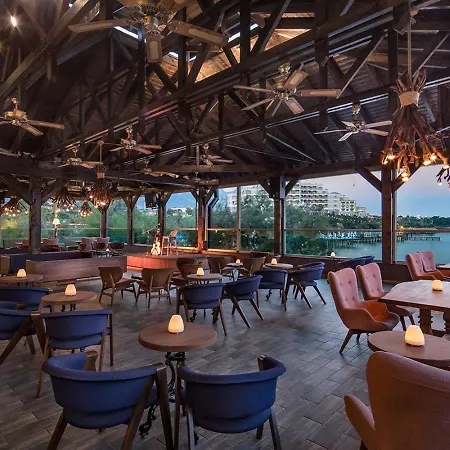 Resort Merit Crystal Cove & Casino