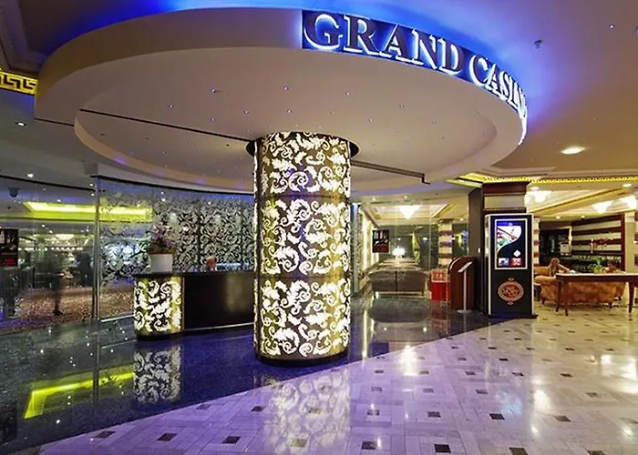 Merit Crystal Cove & Casino Üdülőközpont Karavász