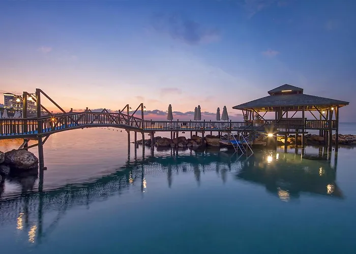 Üdülőközpont Merit Crystal Cove & Casino 5*