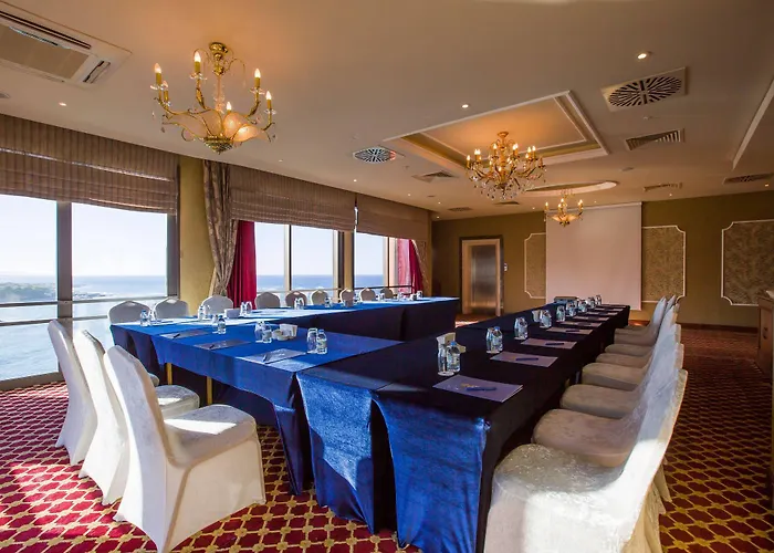 Merit Crystal Cove & Casino 5*