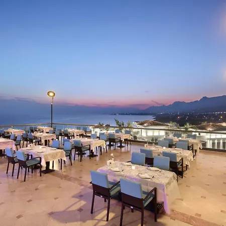 Merit Crystal Cove & Casino Resort 5*