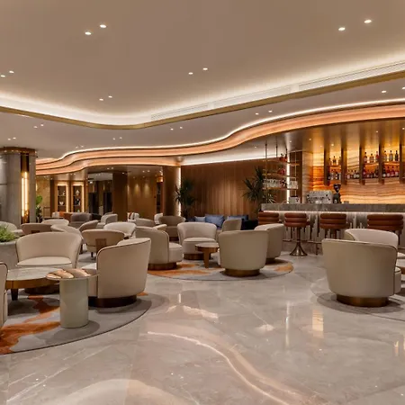 מלון Merit Crystal Cove Casino &