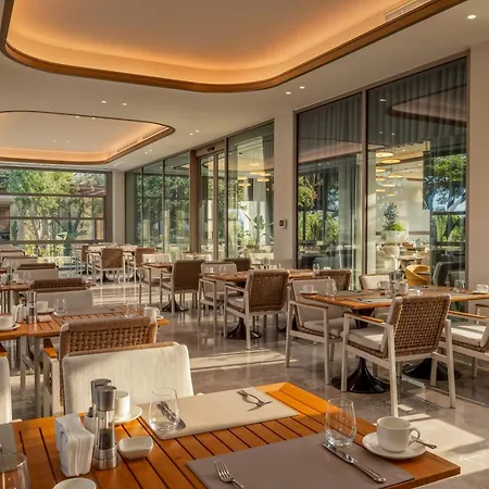 Hotell Merit Crystal Cove Casino & 5*