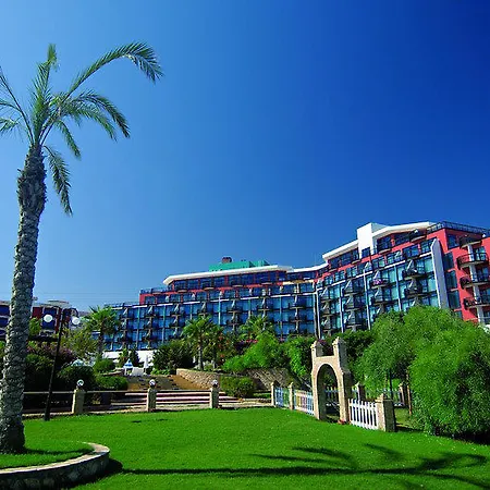 Merit Crystal Cove Casino & Hotell 5*