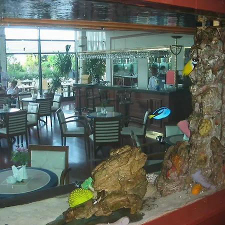 Merit Crystal Cove Casino & 5* Karavász