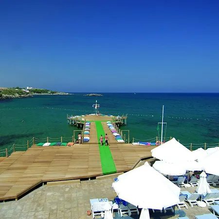 Hotell Merit Crystal Cove Casino & 5*