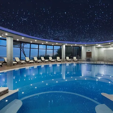 Merit Crystal Cove Casino & Hotel 5*