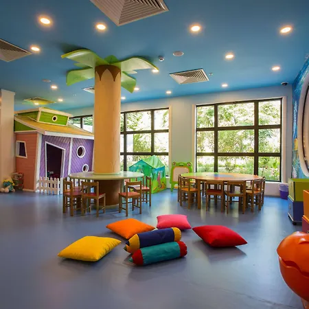 Merit Crystal Cove Casino & 5*