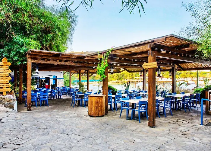 Rezort Merit Crystal Cove & Casino